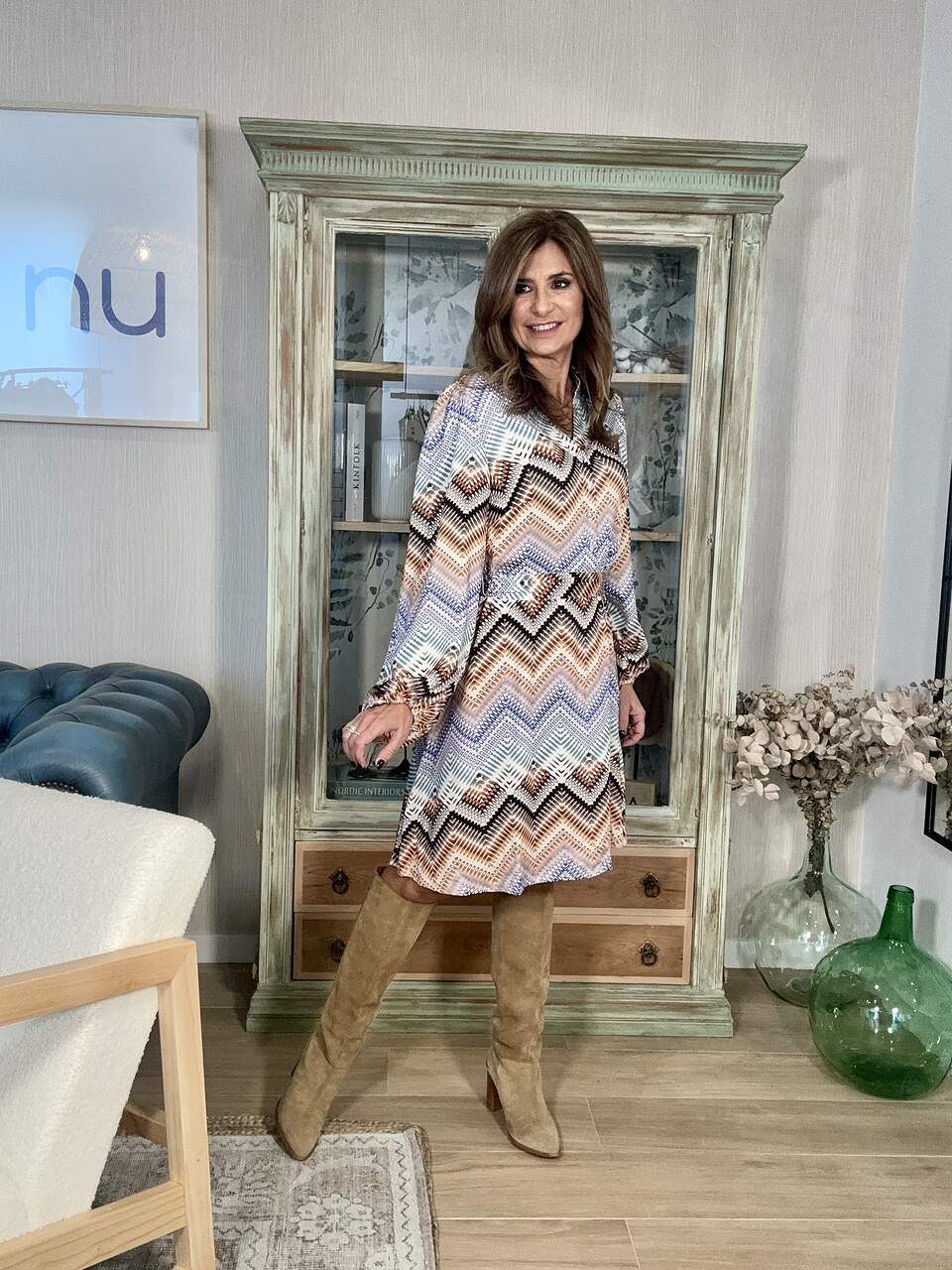Vestido mini estampado Zig-Zag multicolor manga larga abotonado hasta la cintura cremallera lateral falda de vuelo y cinturón a juego Neandnu