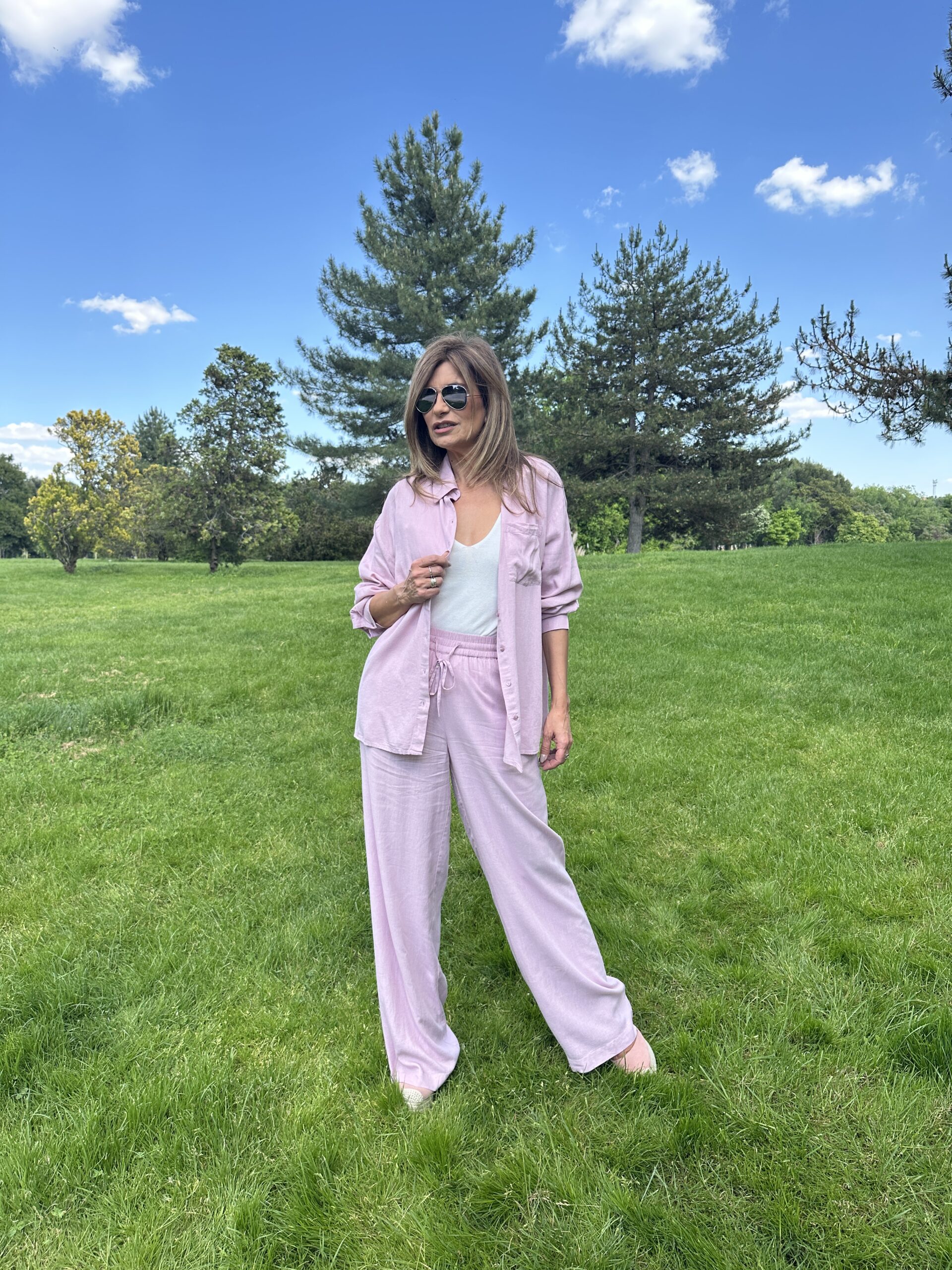 pantalon largo rosa nude en mezcla de lino pernera ancha cintura alta elástica con cordón y bolsillos laterales Neandnu