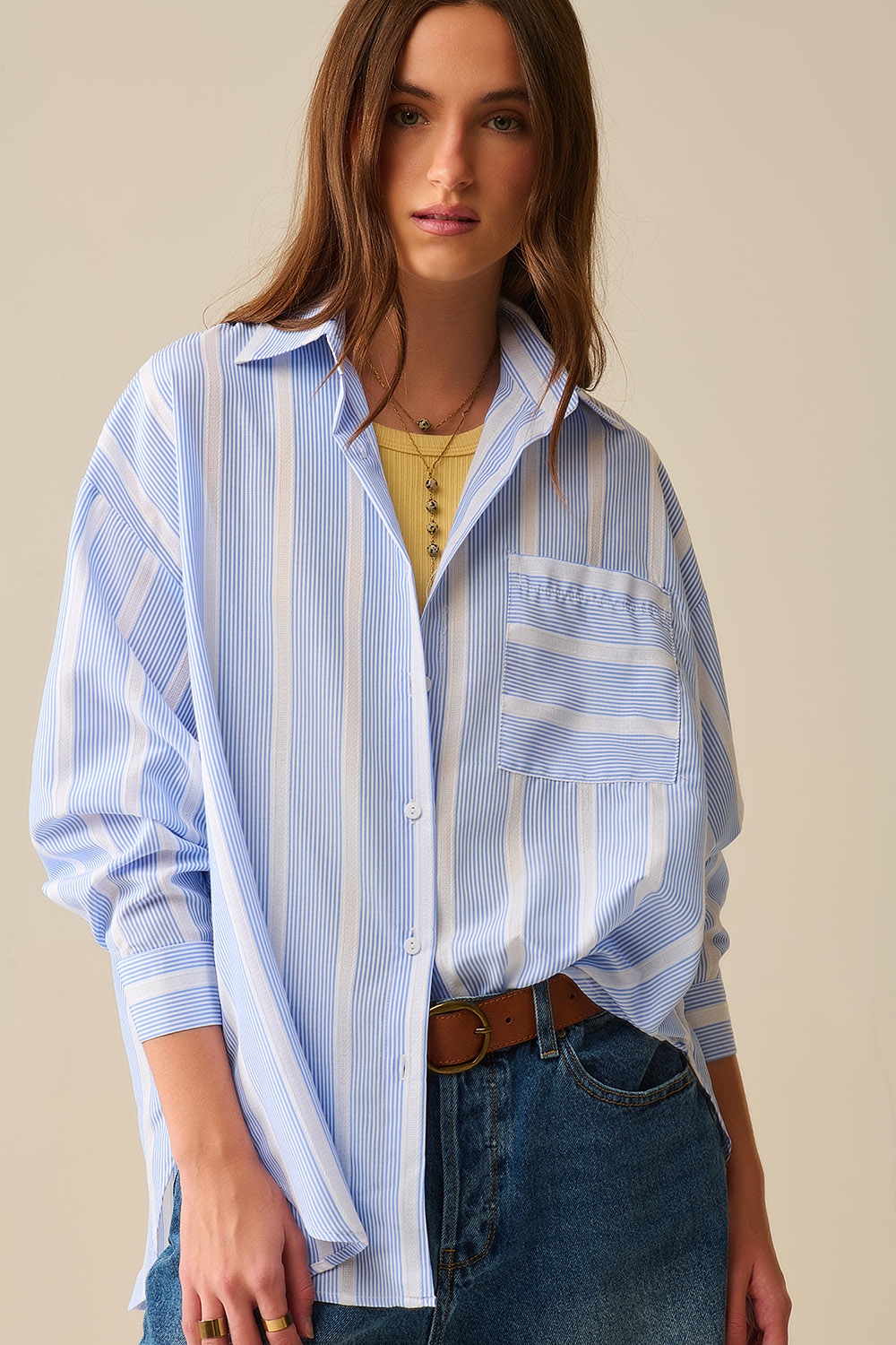 camisa-de-manga-corta-de-tencel-con-bolsillo-en-el-pecho-en-azul-Neandnu