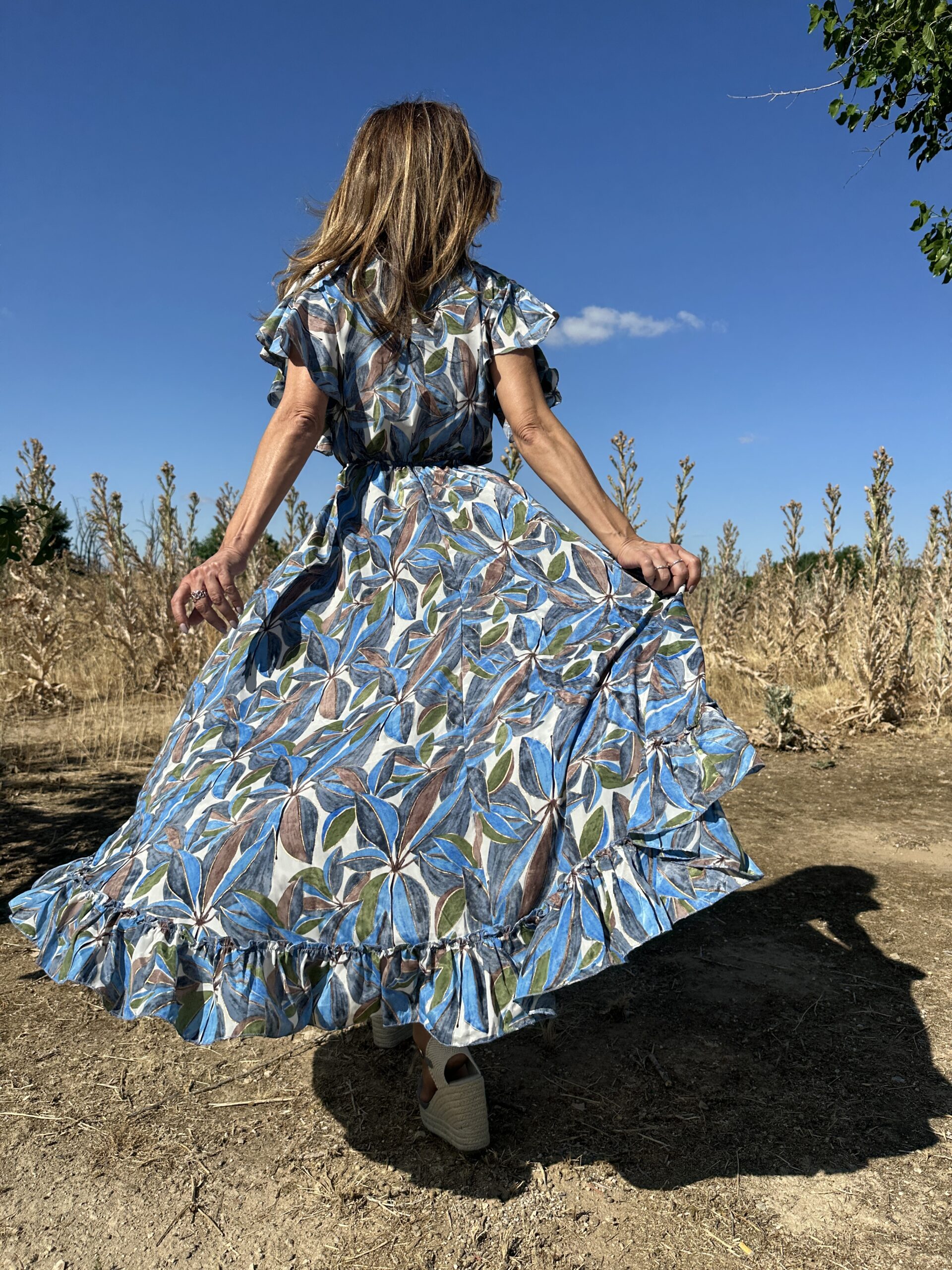 Vestido seda asimétrico manga corta con volantes cintura elástica cordones de pompones decorativo estampado fantasía de motivos vegetales Neandnu