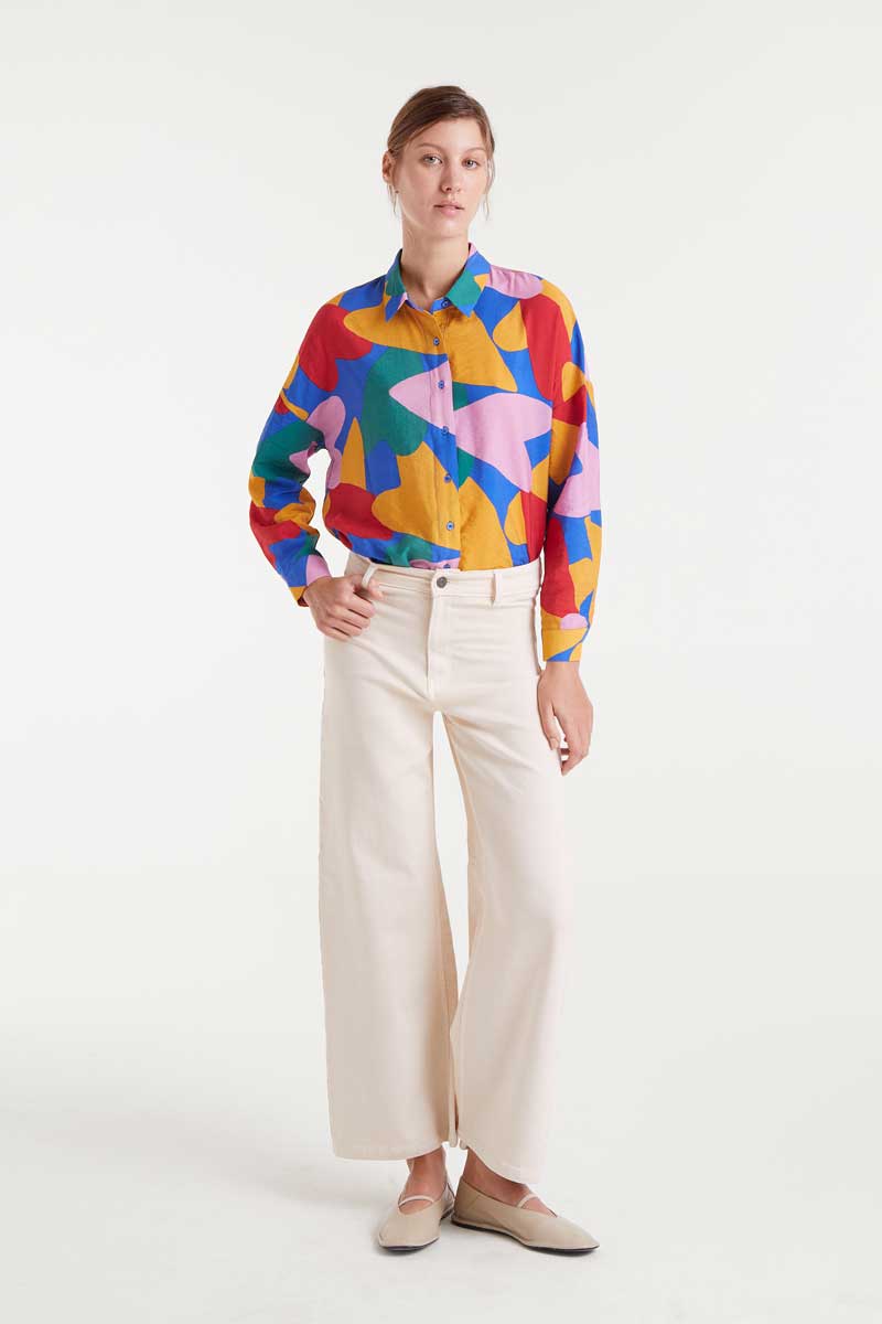Camisa crepé estampado multicolor de corazones cuello camisero manga larga de puño con botón y cierre frontal con botones Neandnu