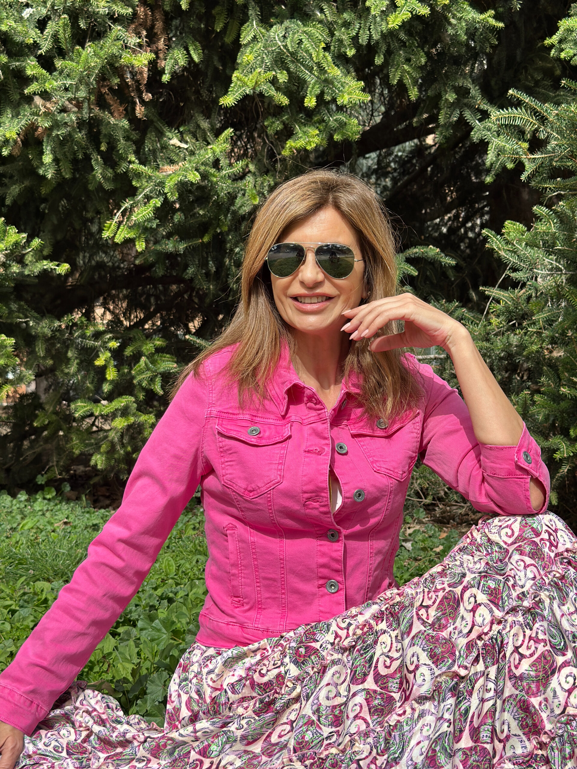 chaqueta vaquera fucsia bolsillos en el pecho y costuras delanteras Neandnu