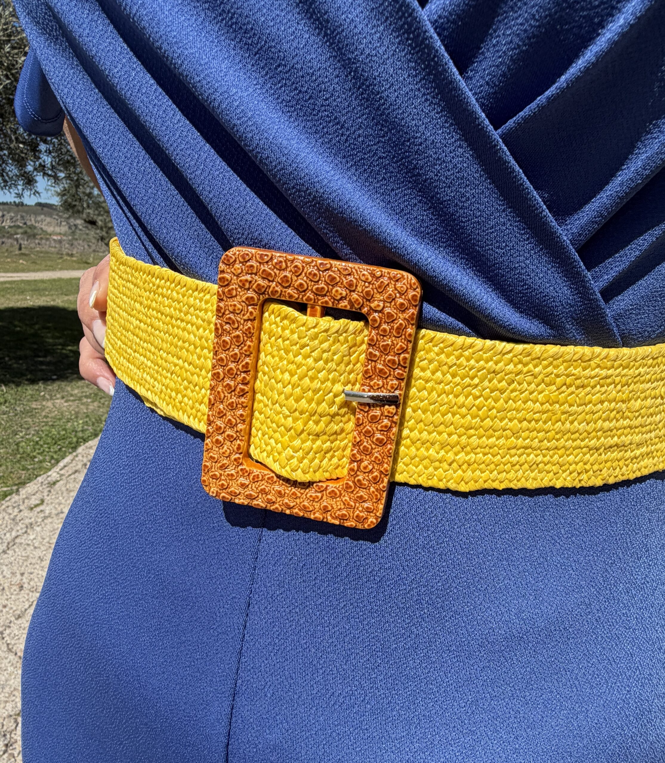 Cinturón elástico de talla única en color amarillo con hebilla cuadrada Neandnu